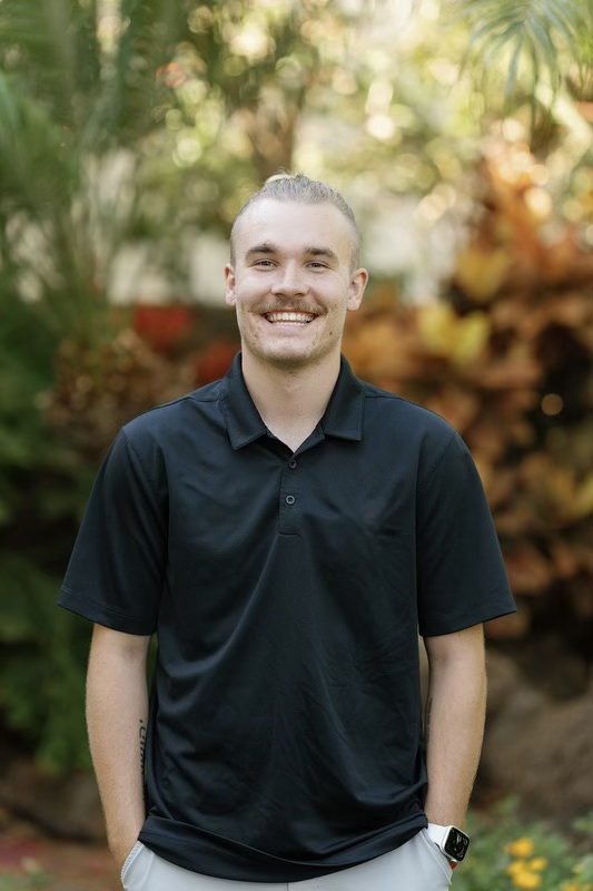 Digital Reach Friendly man smiling outdoors